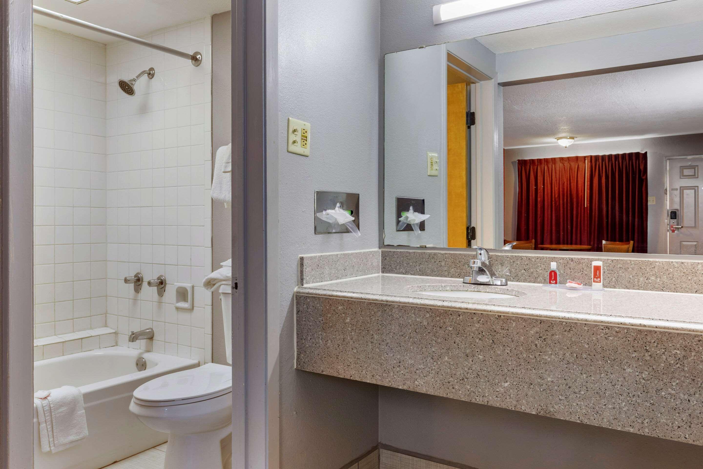 Econo Lodge Wichita Falls Downtown Esterno foto