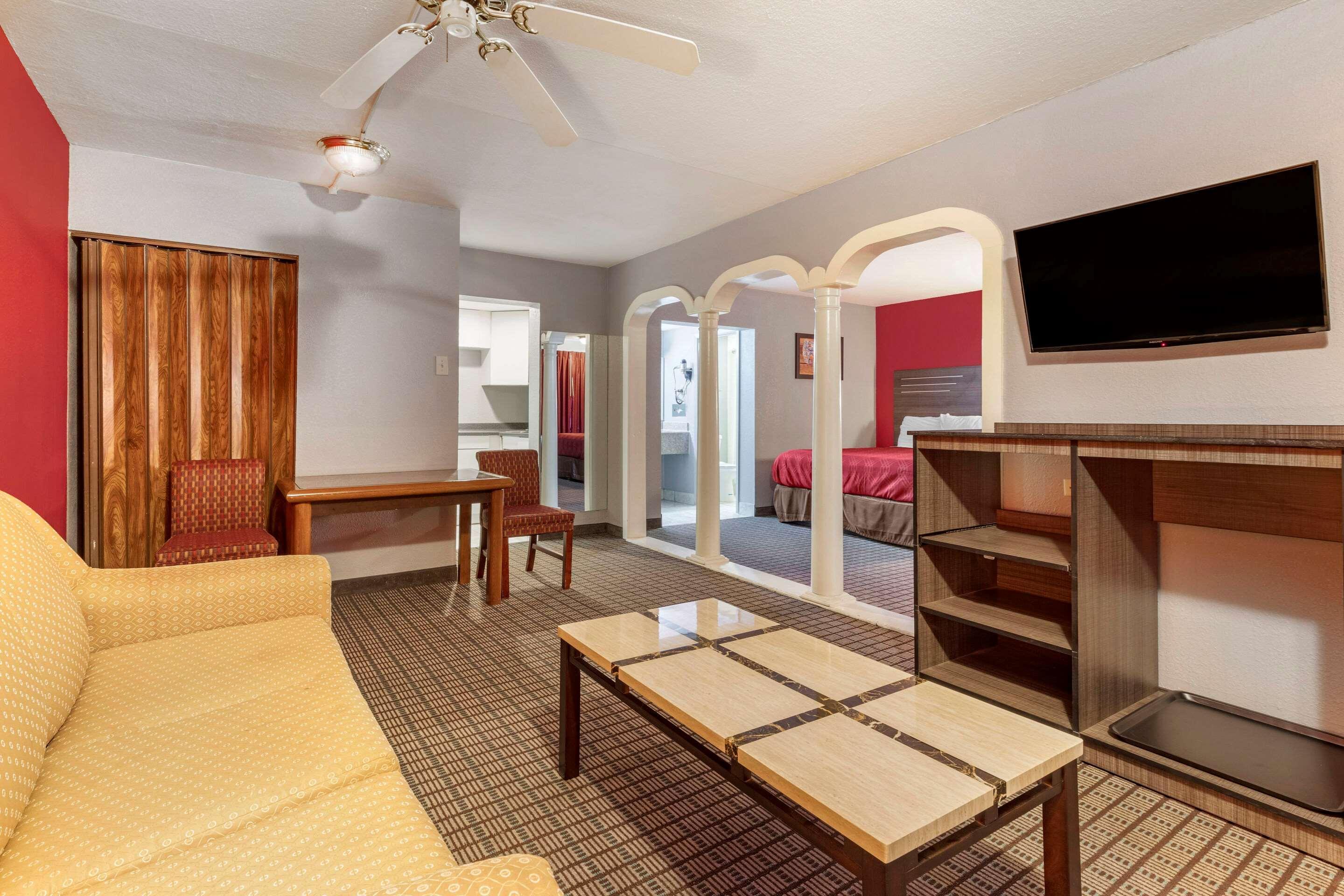 Econo Lodge Wichita Falls Downtown Esterno foto