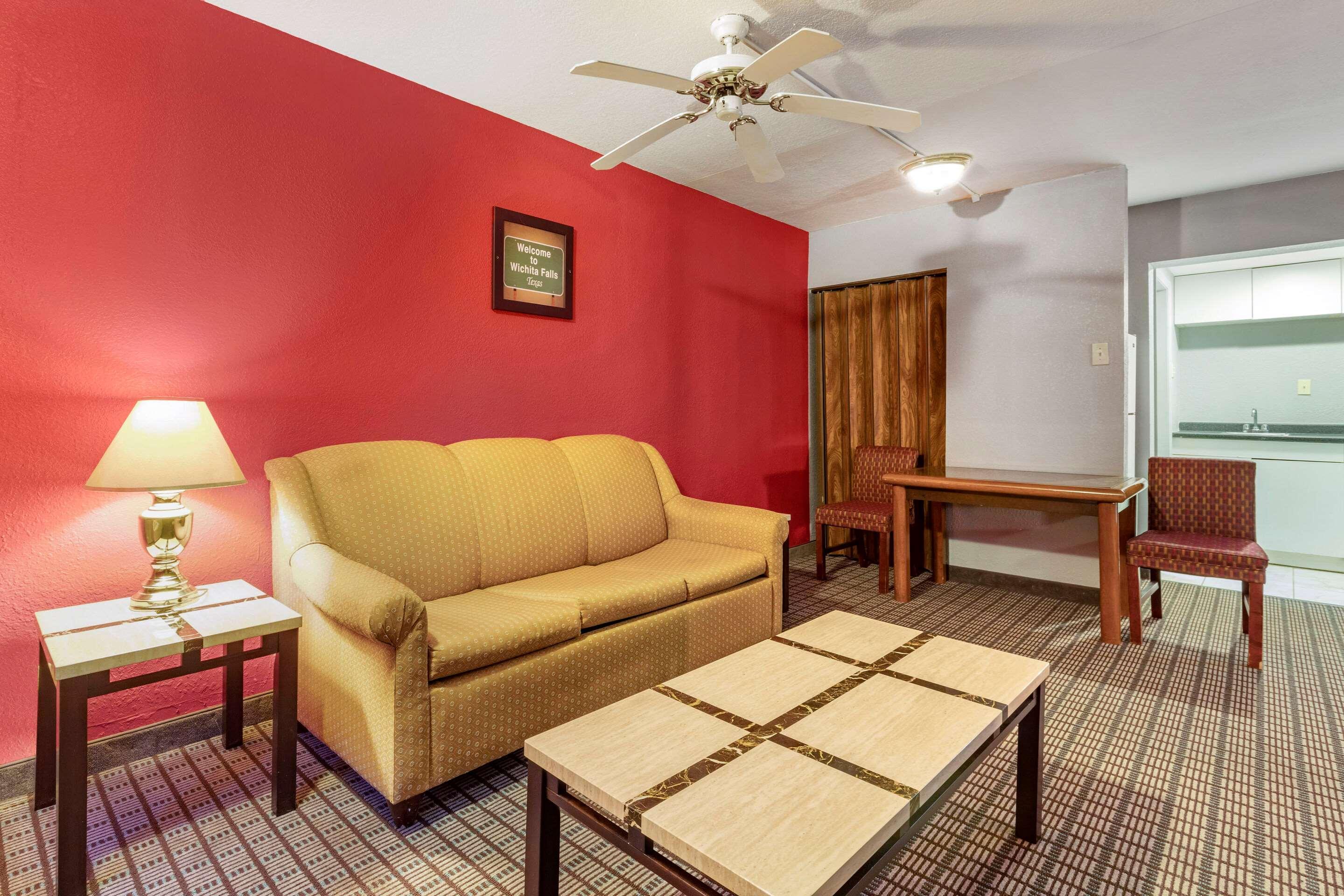 Econo Lodge Wichita Falls Downtown Esterno foto