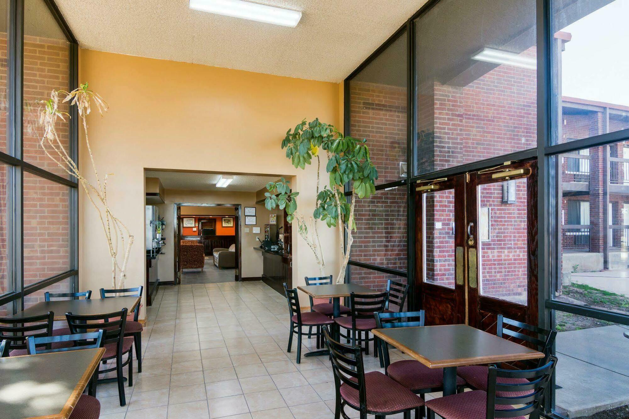 Econo Lodge Wichita Falls Downtown Esterno foto